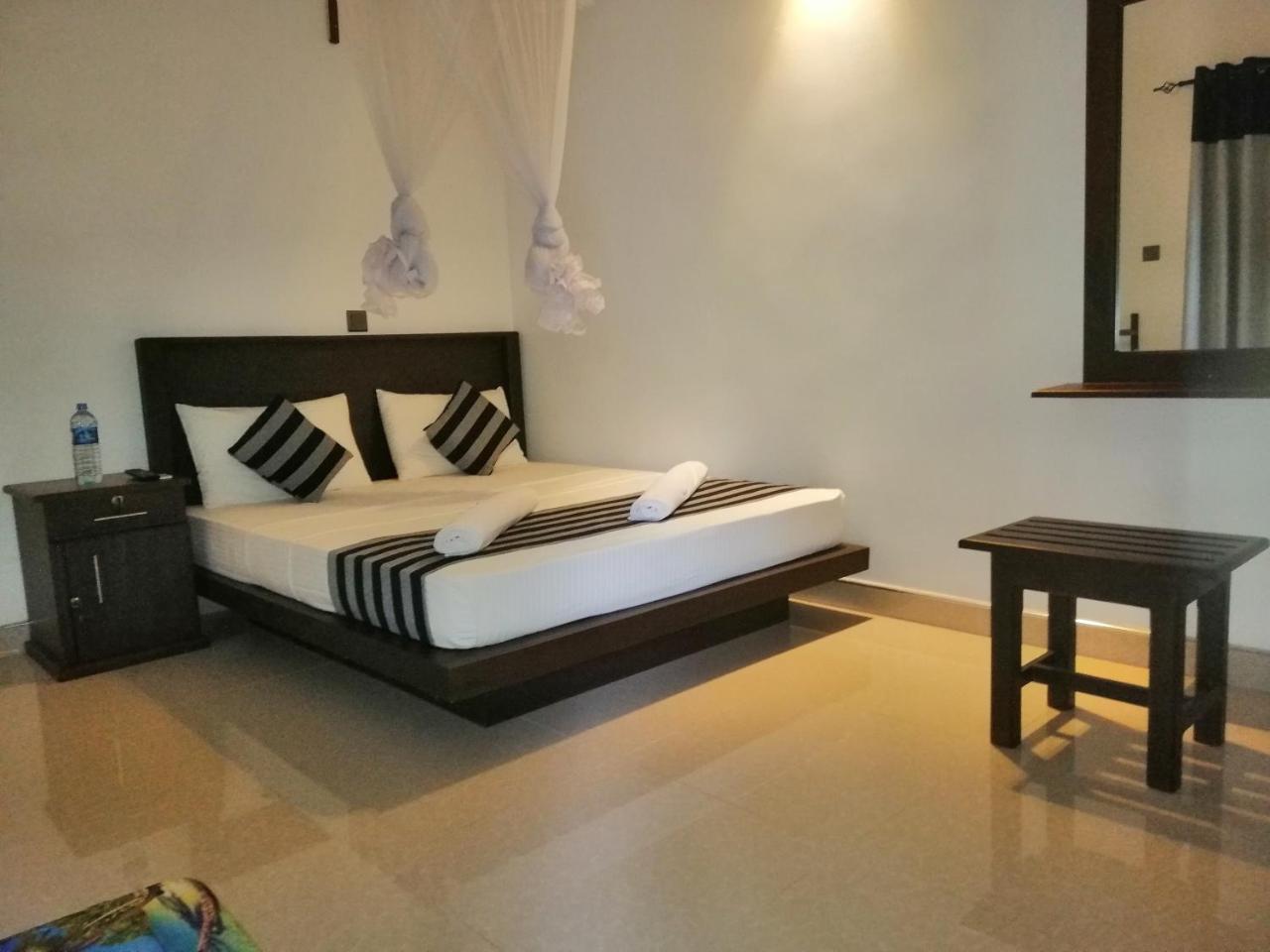 Induwara Safari Resort Удавалаве Екстер'єр фото